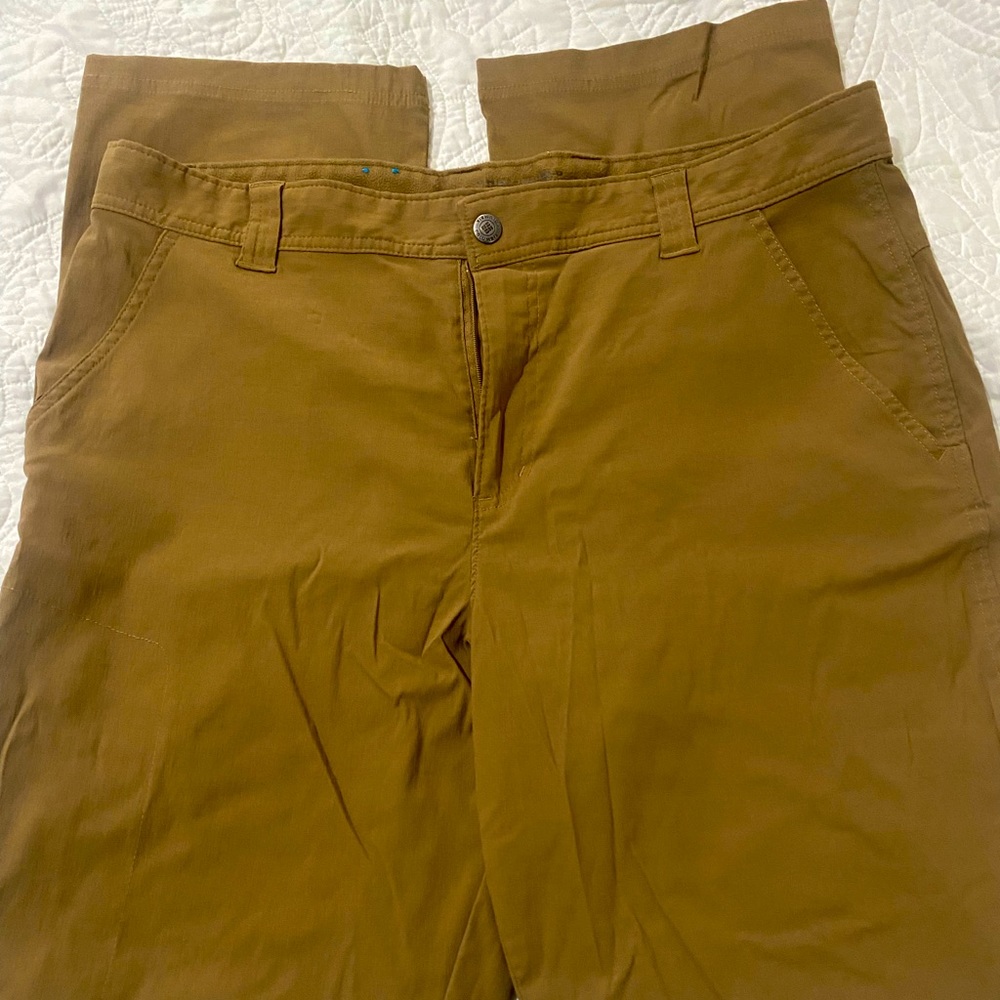 Men’s Columbia Khaki pants